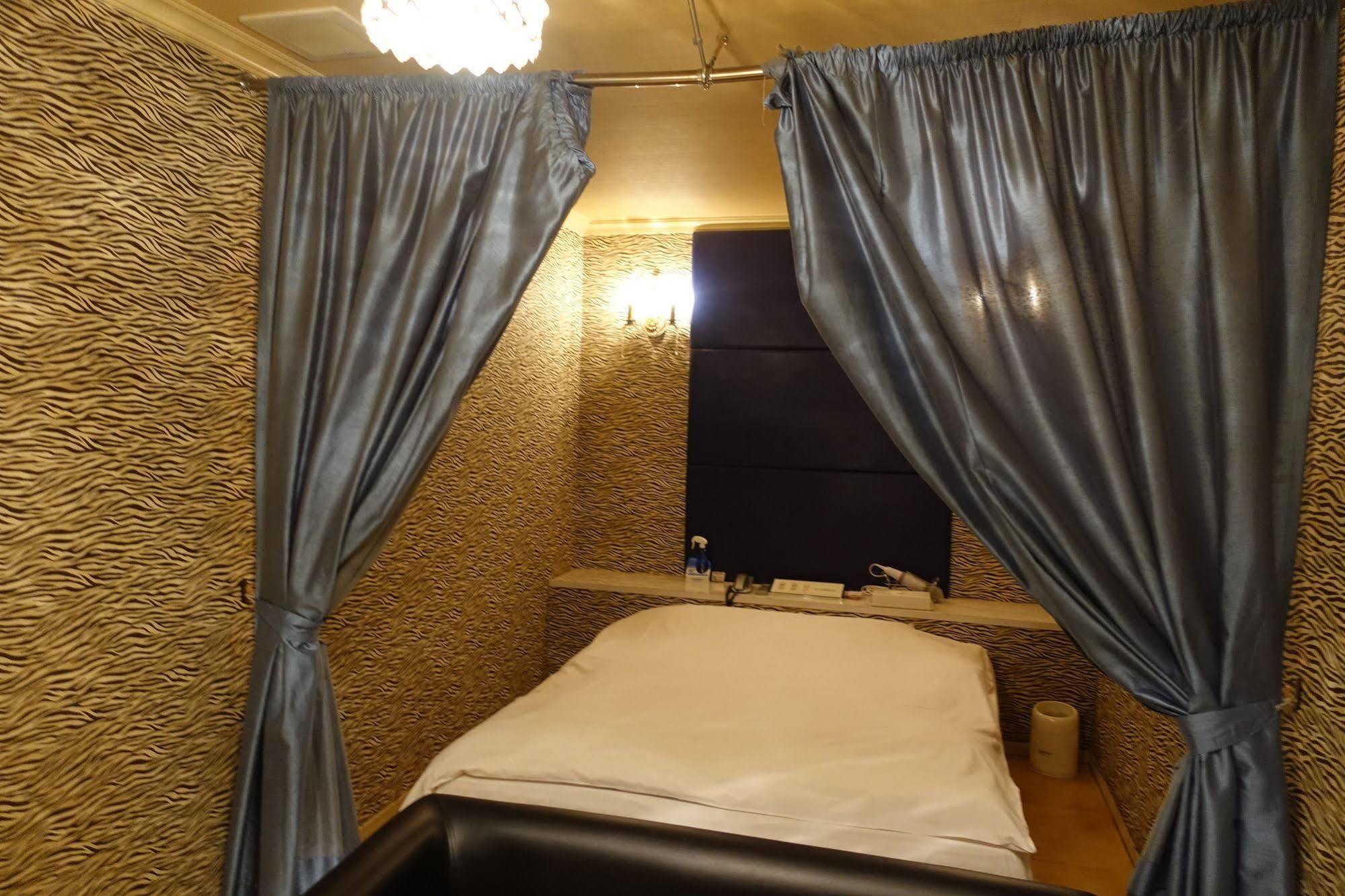 ホテル リベラル 男塾ホテルグループ (Adults Only) Кобе Екстер'єр фото